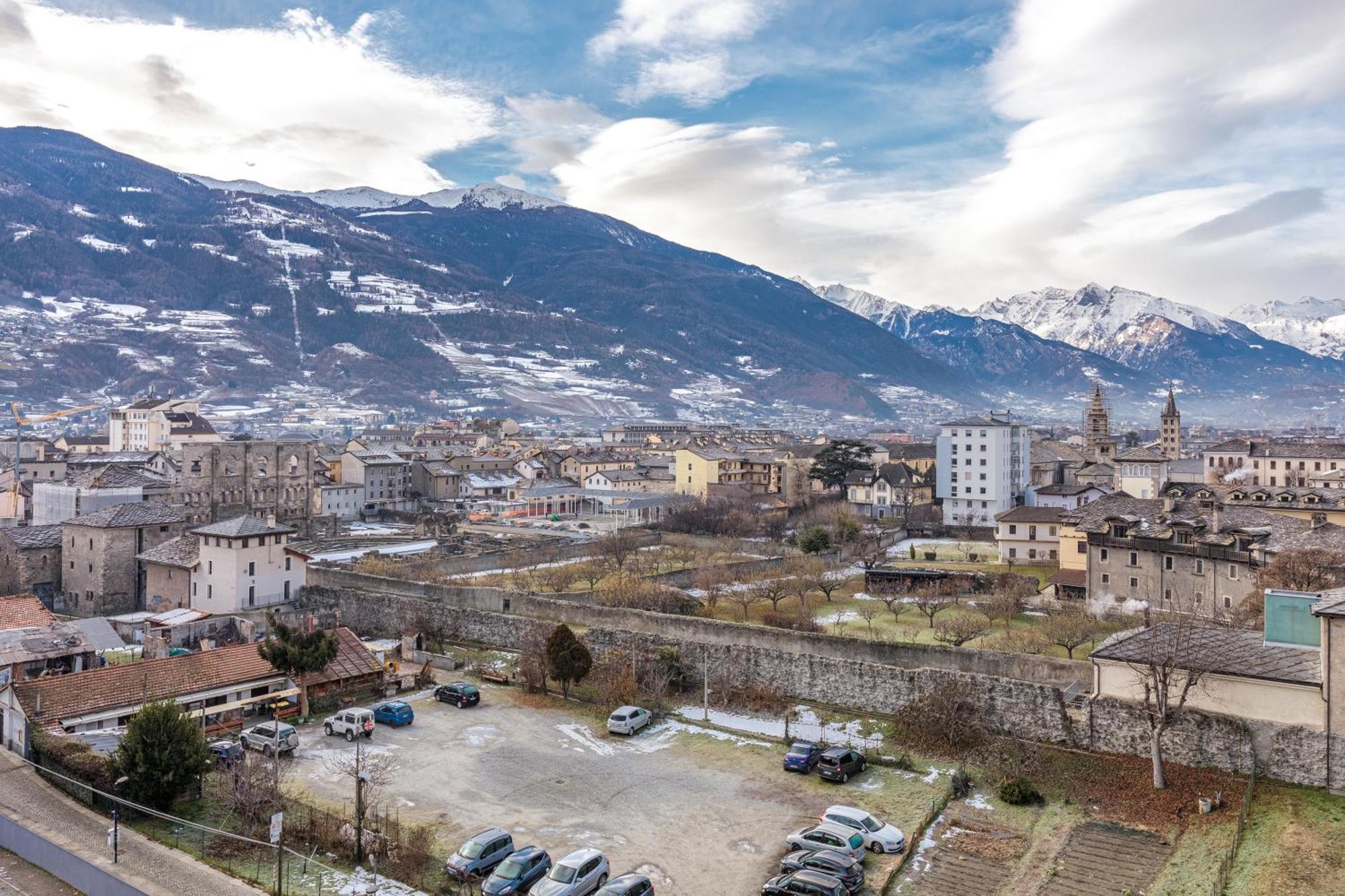 Attico Esclusivo Teatro Romano Aosta Exterior foto